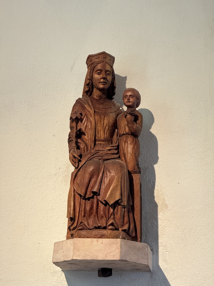 Statue